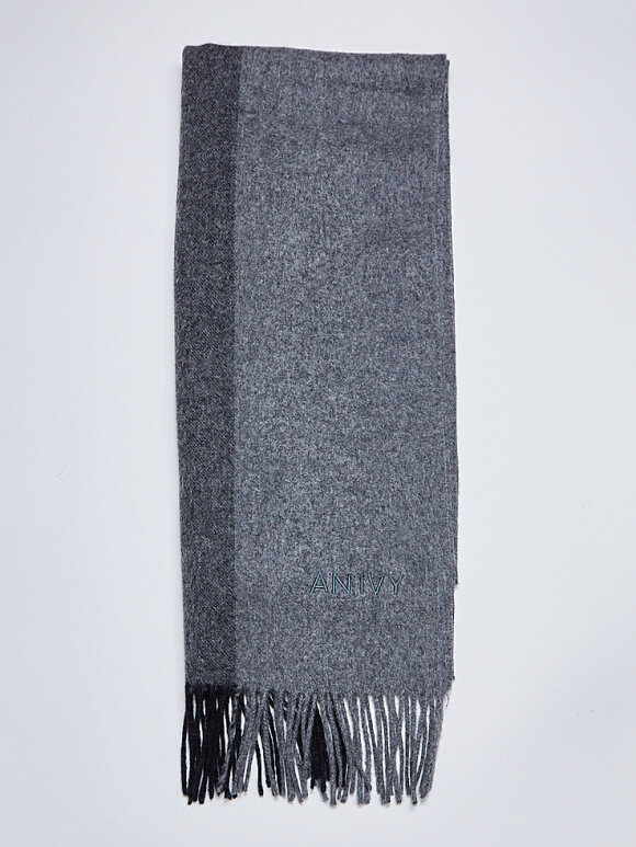 AN IVY - An Ivy Scharf AN IVY - An Ivy Scharf