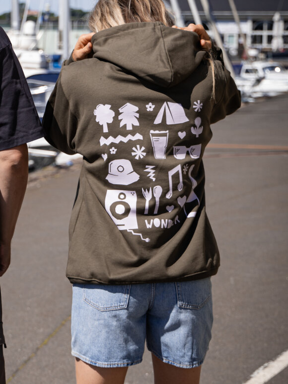 Wonderfestiwall - Army Hoodie m. lilla print Wonderfestiwall - Army Hoodie m. lilla print