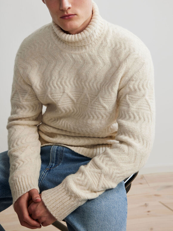 NN07 - Bert Roll Neck 6461